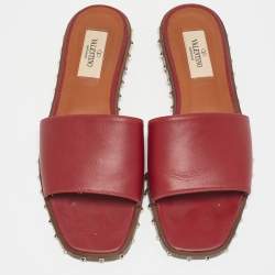 Pre Owned Valentino Burgundy Leather Soul Rockstud Flat Slides Size 36