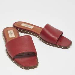 Pre Owned Valentino Burgundy Leather Soul Rockstud Flat Slides Size 36