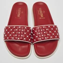 Pre Owned Valentino Red/White Quilted Leather Rockstud Pool Slides Size 37.5