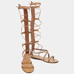 مملوكة مسبقًا Valentino Beige Leather Rockstud Gladiator Flat Sandals Size 41