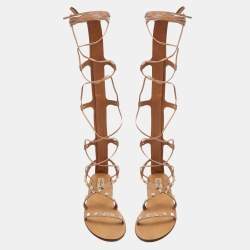 مملوكة مسبقًا Valentino Beige Leather Rockstud Gladiator Flat Sandals Size 41