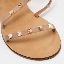 مملوكة مسبقًا Valentino Beige Leather Rockstud Gladiator Flat Sandals Size 41