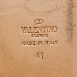 مملوكة مسبقًا Valentino Beige Leather Rockstud Gladiator Flat Sandals Size 41
