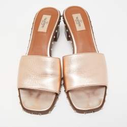Pre Owned Valentino Rose Gold Leather Soul Rockstud Slide Sandals Size 39