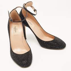 Pre Owned Valentino Black Leather Crystal Embellished Tango Pumps Size 39