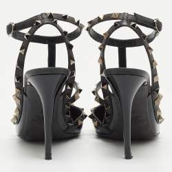 مملوكة مسبقًا Valentino Black Patent and Leather Rockstud Pumps Size 39