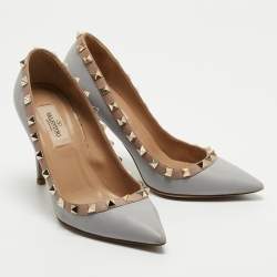 Pre Owned Valentino Grey/Beige Leather Rockstud Pointed Toe Pumps Size 35