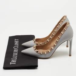 Pre Owned Valentino Grey/Beige Leather Rockstud Pointed Toe Pumps Size 35