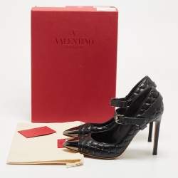 مملوكة مسبقًا Valentino Black  Quitted Leather Pointed Toe Rockstud Pumps Size 38