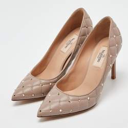 Pre Owned Valentino Beige Quilted Leather Rockstud Embellished Pointed Toe Pumps Size 35.5