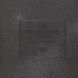 Pre Owned Valentino Black Fur Rockstud Flat Slides Size 40