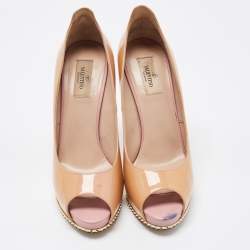 Pre Owned Valentino Beige Patent Leather Studded Peep Toe Pumps Size 39.5