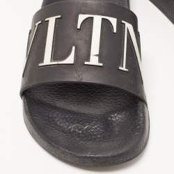 Pre Owned Valentino Black Rubber VLTN Pool Slide Flat Size 40