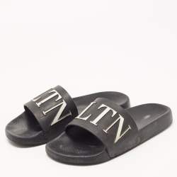 Pre Owned Valentino Black Rubber VLTN Pool Slide Flat Size 40