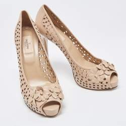 Pre Owned Valentino Beige Perforated Leather Floral Applique Peep Toe Pumps Size 40.5