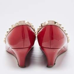 Pre Owned Valentino Red/Beige Patent and Leather Wedge Rockstud Pumps Size 39