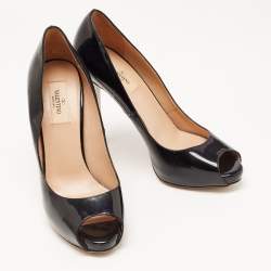Pre Owned Valentino Black Patent Leather Rockstud Peep Toe Pumps Size 39