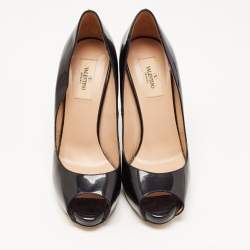 Pre Owned Valentino Black Patent Leather Rockstud Peep Toe Pumps Size 39
