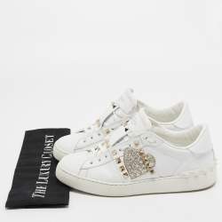 Pre Owned Valentino White Leather Heart Applique Rockstud Low Top Sneakers Size 39