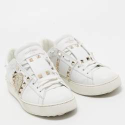 Pre Owned Valentino White Leather Heart Applique Rockstud Low Top Sneakers Size 39
