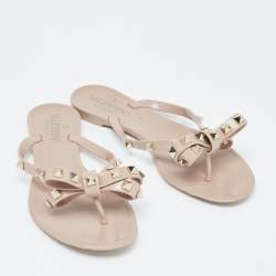 Pre Owned Valentino Pink Rubber Rockstud Bow Thong Flats Size 35