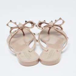 Pre Owned Valentino Pink Rubber Rockstud Bow Thong Flats Size 35