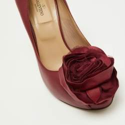 Pre Owned Valentino Burgundy Leather Rose Applique Peep Toe Pumps Size 37.5