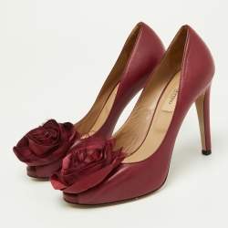 Pre Owned Valentino Burgundy Leather Rose Applique Peep Toe Pumps Size 37.5