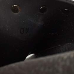 Pre Owned Valentino Black Rubber Rockstud Flat Slides Size 40