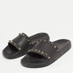 Pre Owned Valentino Black Rubber Rockstud Flat Slides Size 40