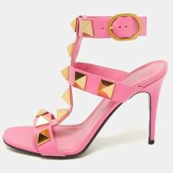 مملوكة مسبقًا Valentino Pink Leather Roman Stud Ankle Strap Sandals Size 36.5