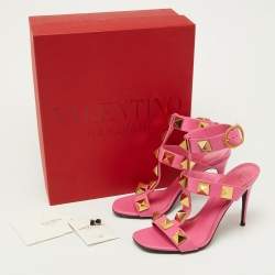 مملوكة مسبقًا Valentino Pink Leather Roman Stud Ankle Strap Sandals Size 36.5