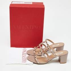 مملوكة مسبقًا Valentino Pink Leather Rockstud Block Heel Slide Sandals Size 41