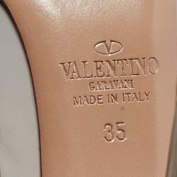 مملوكة مسبقًا حذاء كعب عالي فالنتينو روكستد جلد أزرق كحلي ميتاليك بحزام للكاحل مقاس 36