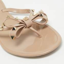 Pre Owned Valentino Beige Rubber Rockstud Thong Flats Size 41