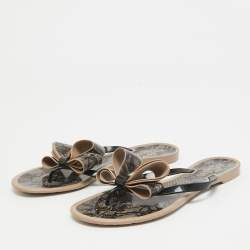 Pre Owned Valentino Black/Beige Rubber Thong Flat Slides Size 38