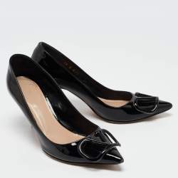 Pre Owned Valentino Black Patent Escape V logo Pumps Size 35.5