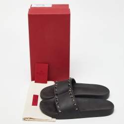 Pre Owned Valentino Black Rubber Rockstud Flat Slides Size 40