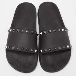 Pre Owned Valentino Black Rubber Rockstud Flat Slides Size 40
