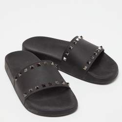 Pre Owned Valentino Black Rubber Rockstud Flat Slides Size 40
