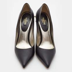 Pre Owned Valentino Black Leather Rockstud Pointed Toe Pumps Size 41