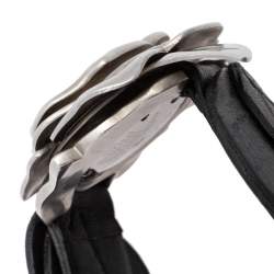 Pre Owned Valentino Black Stainless Steel Flower Motif Leather 87 51 270 025 Women's Wristwatch 45 mm