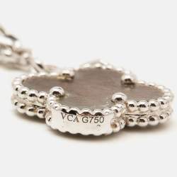 Pre Owned قلادة فان كليف أند أربلز ماجيك ألامبرا عقيق أبيض وصدف وذهب أبيض عيار 18