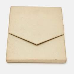 Pre Owned قلادة فان كليف أند أربلز  ماجيك ألامبرا عقيق أبيض وصدف وذهب أبيض عيار 18