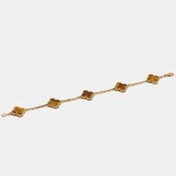 مملوكة مسبقًا Van Cleef & Arpels Vintage Alhambra Tiger's Eye 18k Yellow Gold 5 Motif Station Bracelet