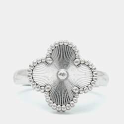 مملوكة مسبقًا Van Cleef & Arpels Vintage Alhambra Gulloiche 18k White Gold Ring Size 53