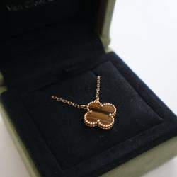 مملوكة مسبقًا Van Cleef And Arpels Tiger Eye Vintage Alhambra Pendant
