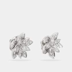 Pre Owned أقراط فان كليف أند أربلز زهرة لوتس مفرغة ألماس وذهب أبيض عيار 18