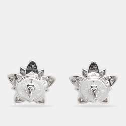 Pre Owned أقراط فان كليف أند أربلز زهرة لوتس مفرغة ألماس وذهب أبيض عيار 18