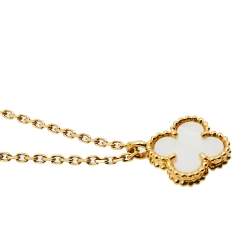 مملوكة مسبقًا Van Cleef & Arpels Sweet Alhambra Mother of Pearl 18K Yellow Gold Pendant Necklace